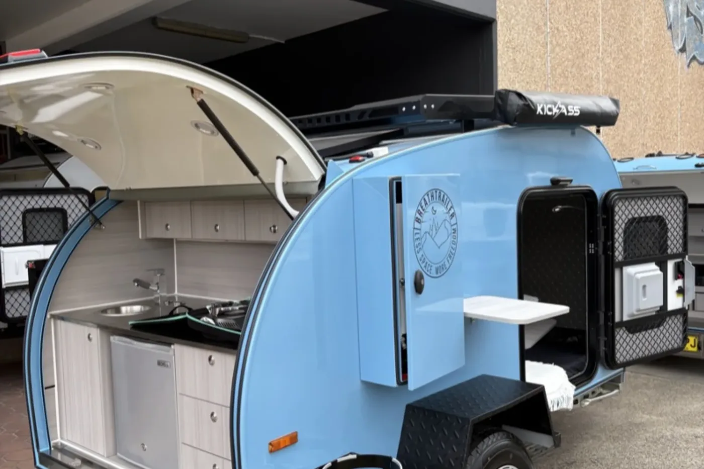 Breath Ultra kitchen with sink and slide-out