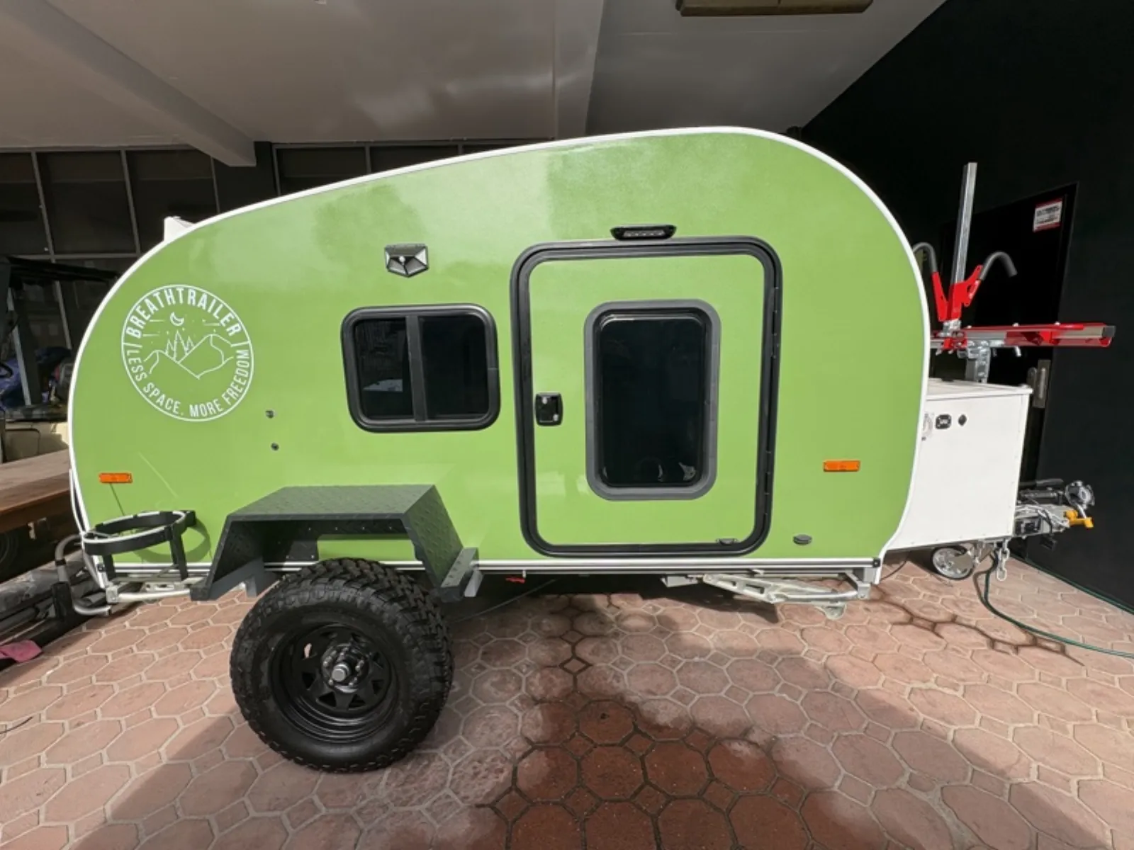 Breath Ultra green front under awning