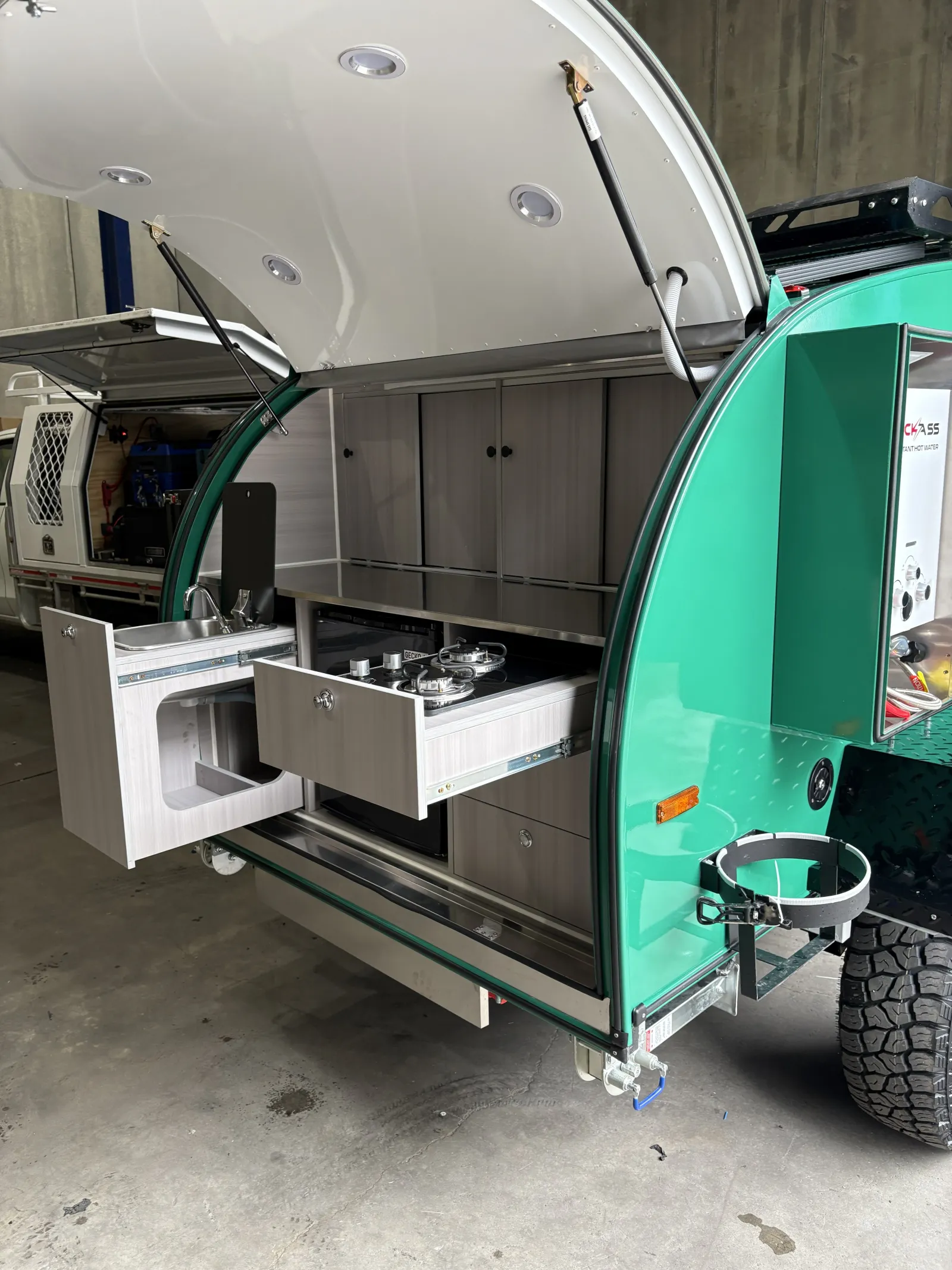 Breath Ultra kitchen deployed detail